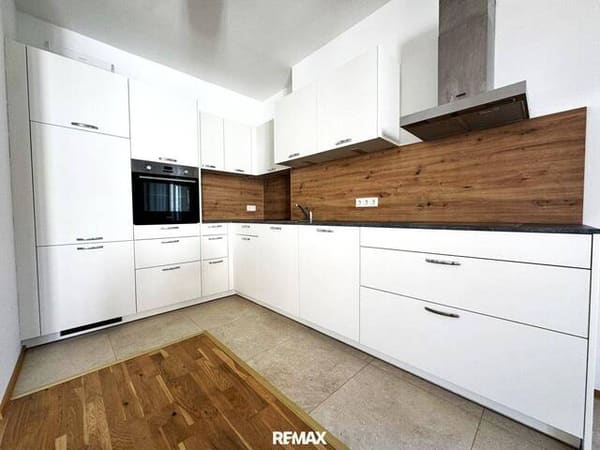 Immobilie in Eisenstadt - Moderne 3 Zimmer Wohnung in Eisenstadt mit Balkon, Parkplatz, Fußbodenheizung – TOP Lage! - Bild 1