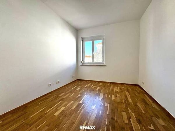 Immobilie in Eisenstadt - Moderne 3 Zimmer Wohnung in Eisenstadt mit Balkon, Parkplatz, Fußbodenheizung – TOP Lage! - Bild 3