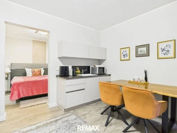 Immobilie in Deutsch-Wagram - Modernes 7-Zimmer-Mehrfamilienhaus in Deutsch-Wagram - Top Lage, 220m² Wohnfläche! - Bild 1