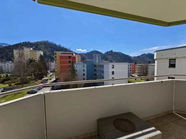 Immobilie in Kapfenberg - Sonnige 4-Zimmer-Wohnung mit Balkon, Kamin & Tiefgaragenplatz - Bild 0