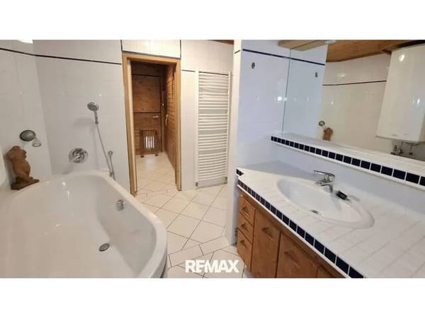 Immobilie in Neulengbach - Vielseitiges Mehrparteienhaus mit 5 Wohneinheiten auf großzügigem Grundstück in Neulengbach - Bild 2