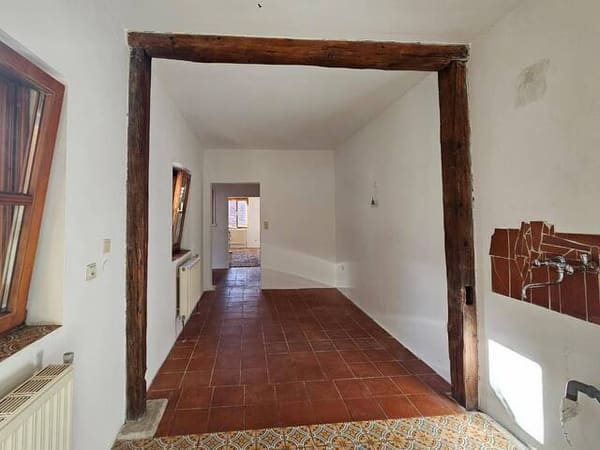 Immobilie in Ernstbrunn - Einfamilienhaus in Ernstbrunn 156 m² 6 Zimmer 190.000 Euro - Bild 2