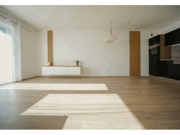Immobilie in Zwischenwasser - Modernisierte Ferienwohnung hoch über dem Rheintal - Bild 2