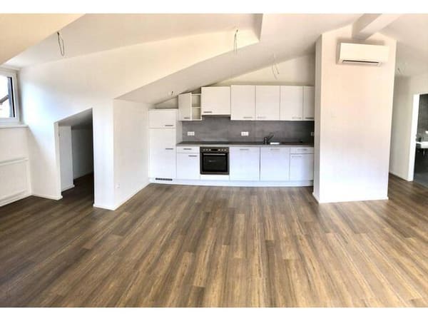 Immobilie in Telfs - Moderne 3-Zi-Dachgeschoßwohnung mit Balkon, 2 Stellplätzen und tollen Ausblick - Bild 2