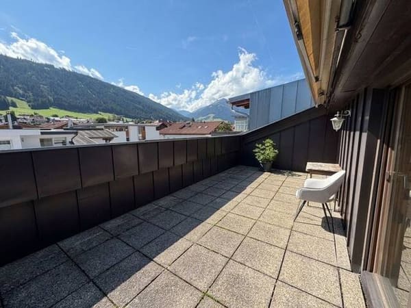 Immobilie in Axams - Großzügige 6-Zimmer- Dachgeschosswohnung mit Balkon und Dachterasse in Axams - Bild 0