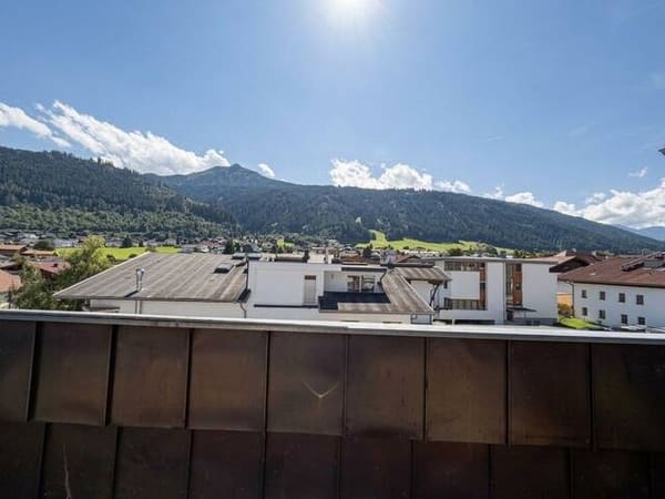 Immobilie in Axams - Großzügige 6-Zimmer- Dachgeschosswohnung mit Balkon und Dachterasse in Axams - Bild 1