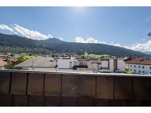 Immobilie in Axams - Großzügige 6-Zimmer- Dachgeschosswohnung mit Balkon und Dachterasse in Axams - Bild 4