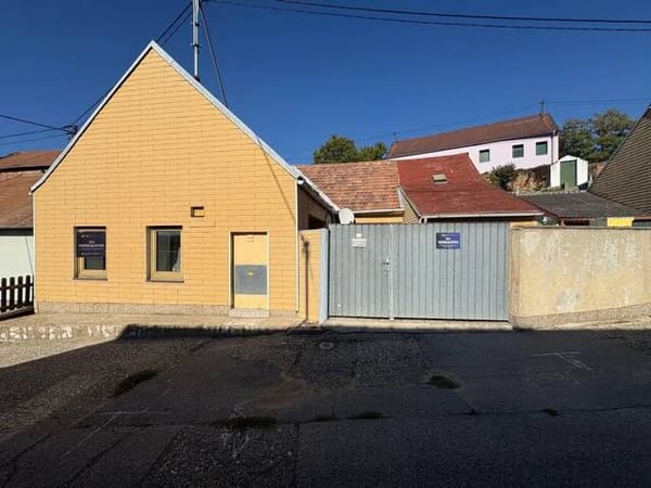 Immobilie in Hausbrunn - Charmantes Haus in Hausbrunn mit Garten, Parkplatz und Renovierungspotenzial! - Bild 1