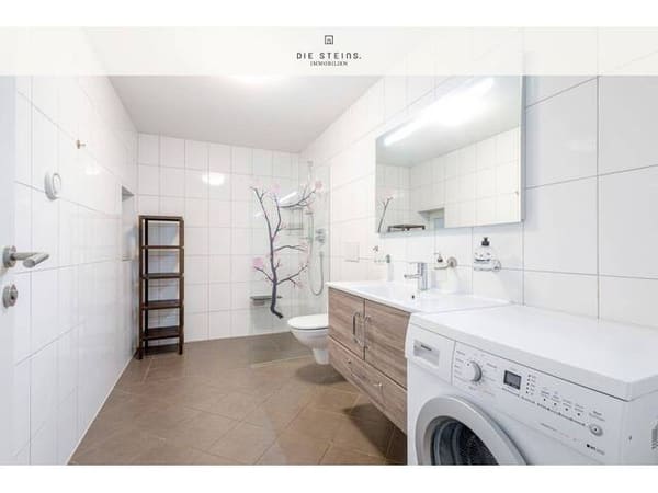 Immobilie in Hallwang - Viel Platz für Ihre Wohnideen – Familienhaus mit Wintergarten, großer Dachterrasse und Garage in Hallwang - Bild 2
