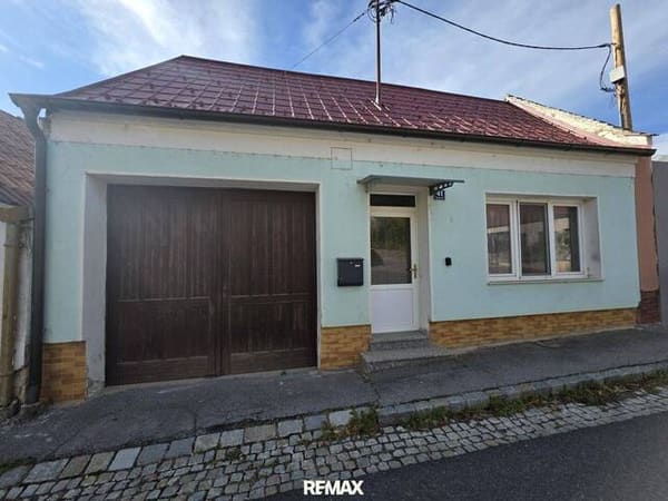Immobilie in Schrattenberg - Sanierungsbedürftiges Haus - Garten und Nebengebäude - Bild 0