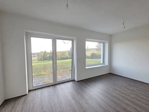 Immobilie in Dietersdorf am Gnasbach - Neuwertige Doppel- Haushälfte in erhöhter und sonniger Ruhelage mit unverbaubarer Freisicht - Bild 2