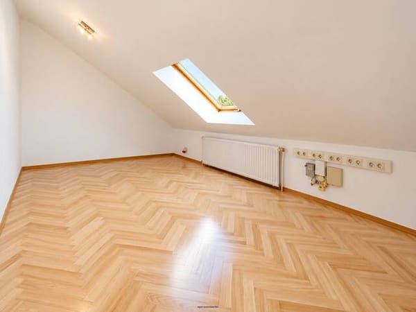 Immobilie in Maria Enzersdorf - Viel Platz für die ganze Familie! Renovierte 7 Zimmer in Maria Enzersdorf. - Bild 2