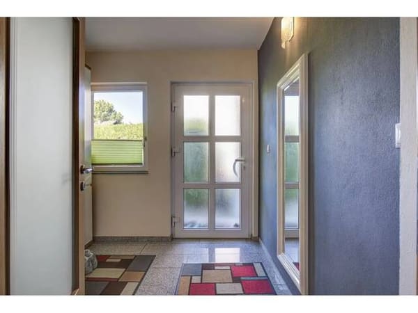 Immobilie in Braunau am Inn - Einfamilienhaus - Keller - ca. 160 m² Wohnfläche - 5 Schlafzimmer - Teilweise Sanierungsbedarf! - Bild 4