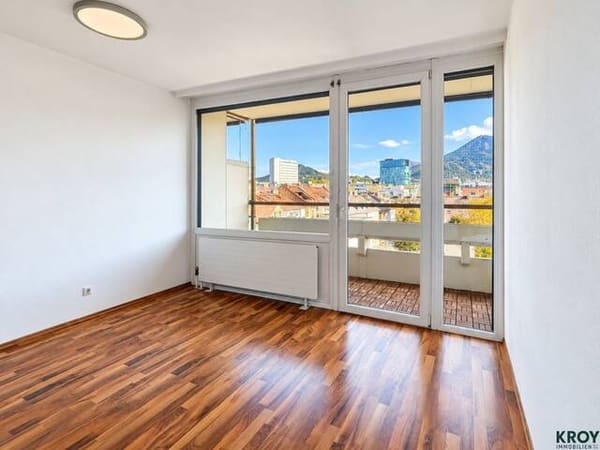 Immobilie in Salzburg - Helle Garconniere mit Ostloggia und Bergblick - zentrale Lage am Salzachkai - Bild 2