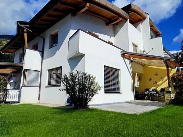 Immobilie in Nußdorf-Debant - Haus kaufen - Gepflegtes Eck-Reihen-Haus mit 2 Wohnungen - Garten, Garage, Carport - sofort beziehbar - Bild 0