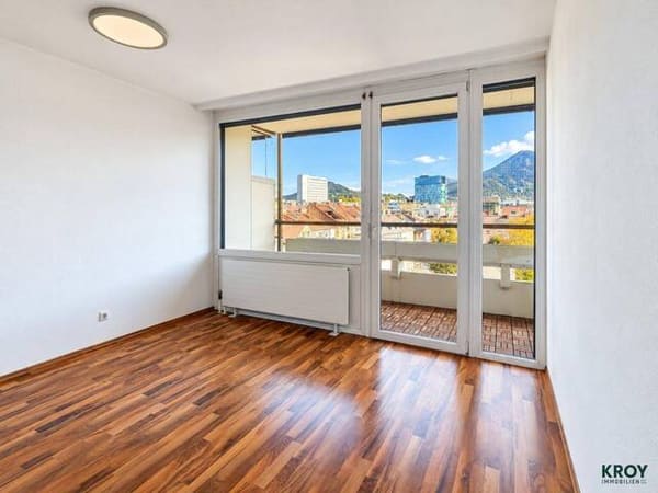Immobilie in Salzburg - Helle Garconniere mit Ostloggia und Bergblick – zentrale Lage am Salzachkai - Bild 2
