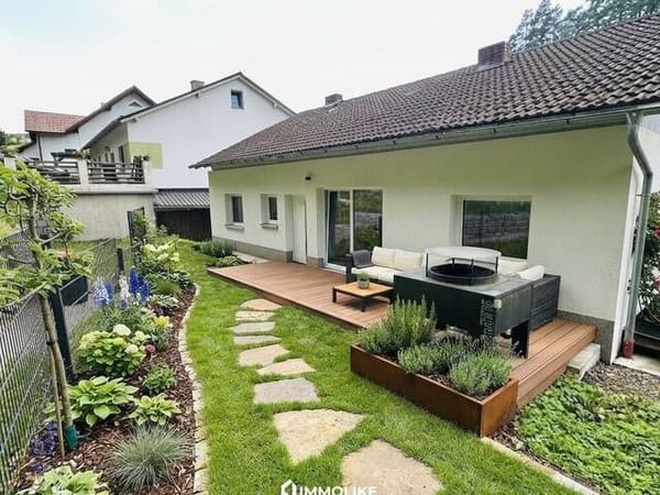 Immobilie in St. Gotthard im Mühlkreis - Charmantes Einfamilienhaus mit Terrasse, Balkon & Garage - Bild 1