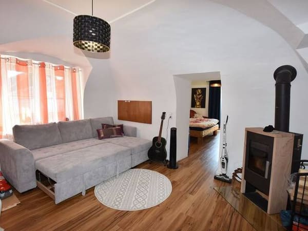 Immobilie in Burgau - Renovierter Altbau mit großem privatem Garten und vielen Extras in Ruhelage - Bild 1