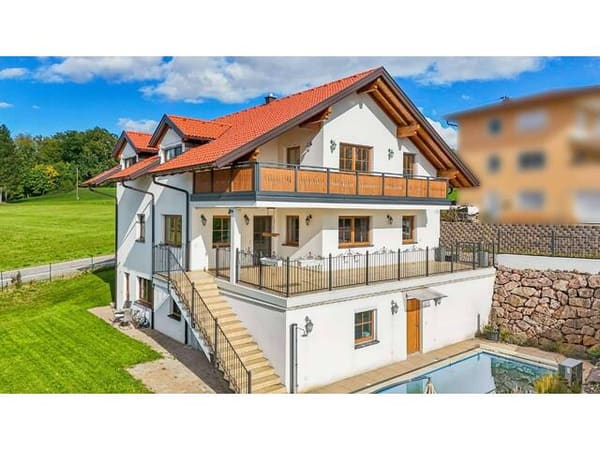 Immobilie in Ibm - NEUWERTIGES FAMILIENHAUS MIT EINLIEGERWOHNUNG UND POOL IN EGGELSBERG - Bild 0