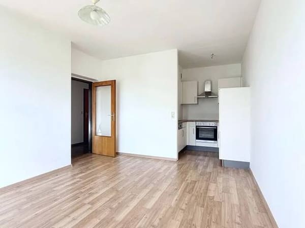 Immobilie in Grieskirchen - Frisch renovierte 2-Zimmer-Wohnung mit Lift und Blick ins Grüne in Grieskirchen - Bild 0