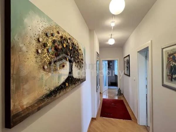 Immobilie in Ebenthal - Top-renovierter Wohntraum mit 2000 m² Gartenparadies,Teich und Bachlauf - Bild 4