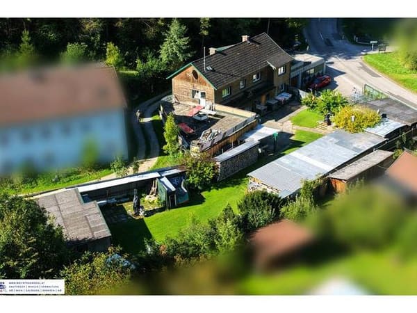 Immobilie in Riedegg - Liebhaber-Immobilie mit Seltenheitswert: Großes Grundstück mit Haus direkt unterhalb Schloss Riedegg - Bild 3