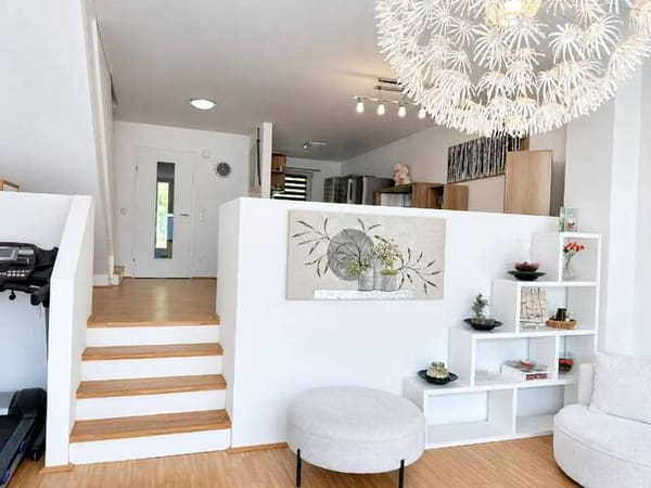 Immobilie in Kirchschlag bei Linz - Neuwertiges Reihenhaus mit Garten, Terrasse und Garage in Kirchschlag - Bild 3