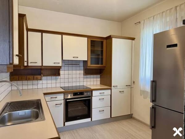 Immobilie in Gloggnitz - Mitten in Gloggnitz! 3-Zimmer-Wohnung im Dachgeschoss! - Bild 2