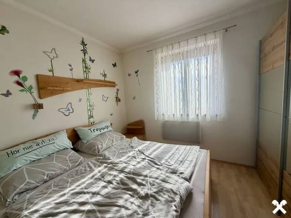 Immobilie in Gloggnitz - Mitten in Gloggnitz! 3-Zimmer-Wohnung im Dachgeschoss! - Bild 3