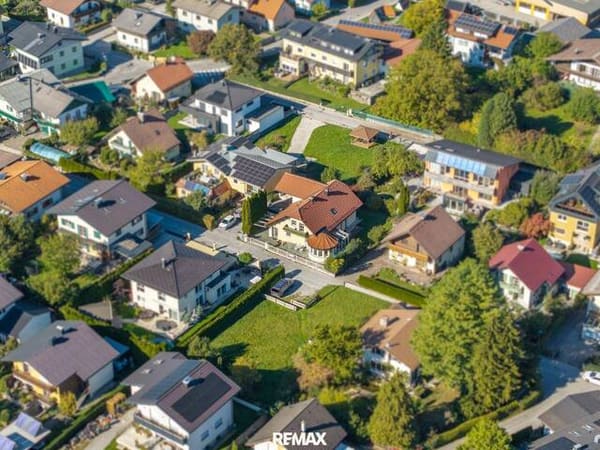 Immobilie in Wimmsiedlung - Zwei Wohnwelten. Ein außergewöhnliches Zuhause in Seekirchen bei Salzburg - Bild 1