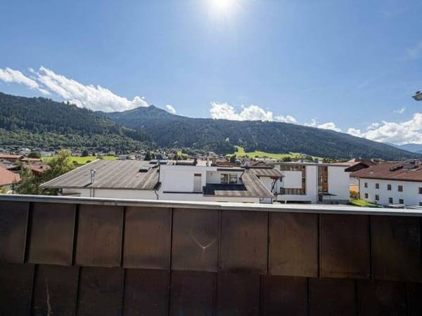 Immobilie in Axams - Großzügige 6-Zimmer- Dachgeschosswohnung mit Balkon und Dachterasse in Axams - Bild 1
