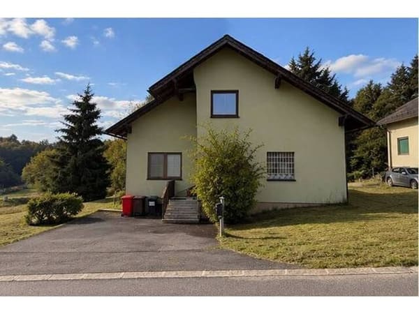 Immobilie in Kirchschlag - Traumhafte Ruhelage, großzügiger Garten und viel Potenzial - Dieses Haus wartet auf neue Ideen - Bild 4