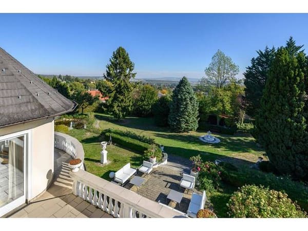 Immobilie in Bad Sauerbrunn - Wohnen mit weitem Horizont: Villa in Aussichtslage mit Wellnessbereich und Parkgarten - Bild 2