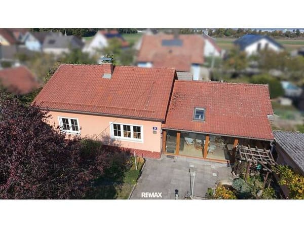Immobilie in St. Pölten - Klassisches Einfamilienhaus mit sonnigem Wintergarten in Spratzern - Bild 0