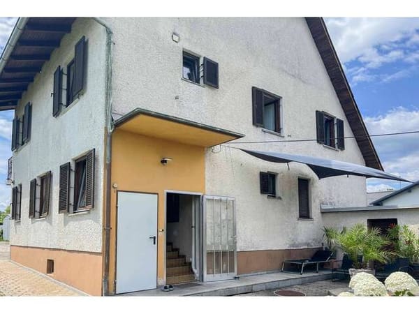 Immobilie in Schamberg - Ein,- oder Zweifamilienhaus mit großem Grundstück in ruhiger Seitenlage in Schamberg - Bild 1