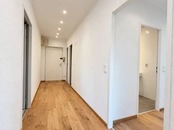 Immobilie in Ternitz - Renovierte 3-Zimmer-Wohnung mit Loggia & Parkplatz in Ternitz - Bild 4