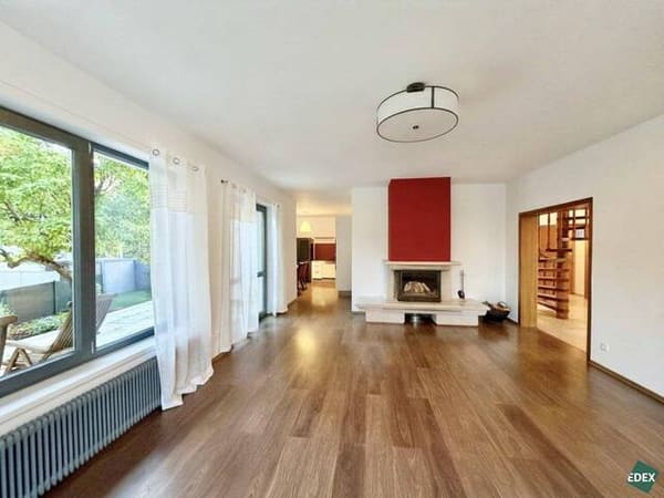 Immobilie in Breitenfurt bei Wien - Charmantes Einfamilienhaus mit Kamin, Südterrasse und Garten in ruhiger Wohnlage - Bild 1
