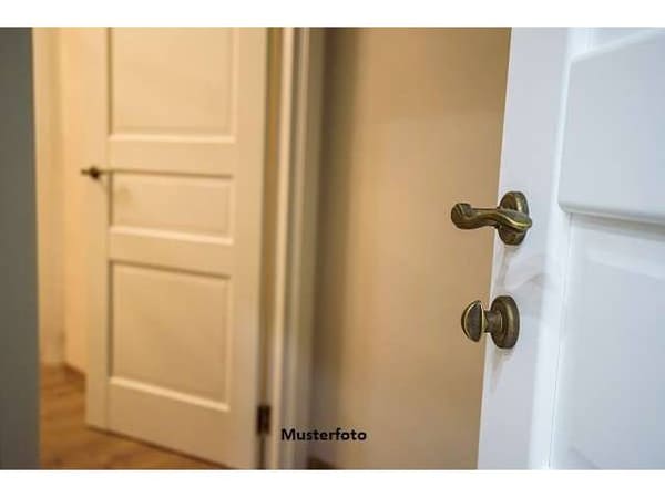 Immobilie in Pinsdorf - Wohnen mit Garten: 2-Zimmer-Wohnung inkl. 2 Stellplätzen - Bild 0