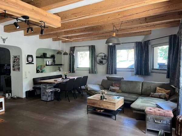 Immobilie in Bad Hofgastein - EXKLUSIV WOHNEN im ZENTRUM von Bad Hofgastein. Generalsanierter Hausanteil mit wunderschönen Terrassengarten. Alle wichtigen Plätze und Einrichtungen wie Alpentherme, Kurpark und Zentrumskern sind zu Fuß in wenigen Gehminuten erreichbar. - Bild 1