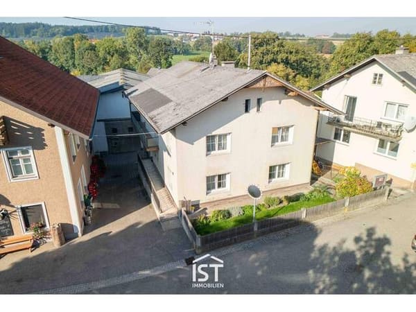 Immobilie in St. Veit im Innkreis - St. Veit im Innkreis - Zum Sanieren: Wohnhaus mit 7 Zimmern und Werkstatt - Bild 0