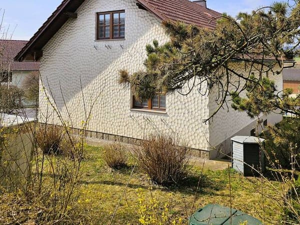 Immobilie in Katsdorf - Wertbeständiges Ziegelmassivhaus: Großzügiges Wohnen, nachhaltige Energie und private Gartenoase - Bild 2