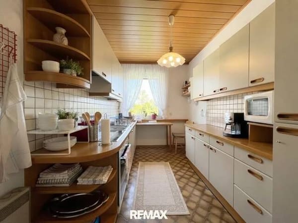 Immobilie in Eisenstadt - Großzügige 3-Zimmer-Wohnung im Herzen von Eisenstadt - viel Platz und individuelles Gestaltungspotenzial ! - Bild 1