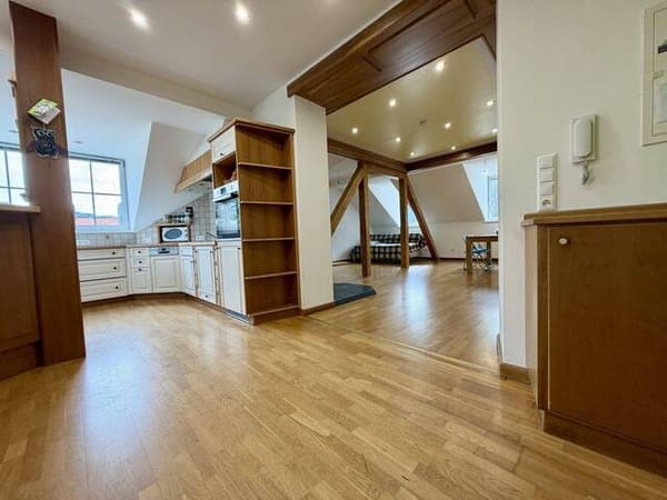 Immobilie in Spittal an der Drau - GROSSZÜGIGE DACHGESCHOSSWOHNUNG MIT LOGGIA UND SCHÖNEM AUSBLICK – ZENTRAL GELEGEN IN SPITTAL, DIREKT NEBEN DER FACHHOCHSCHULE! - Bild 4