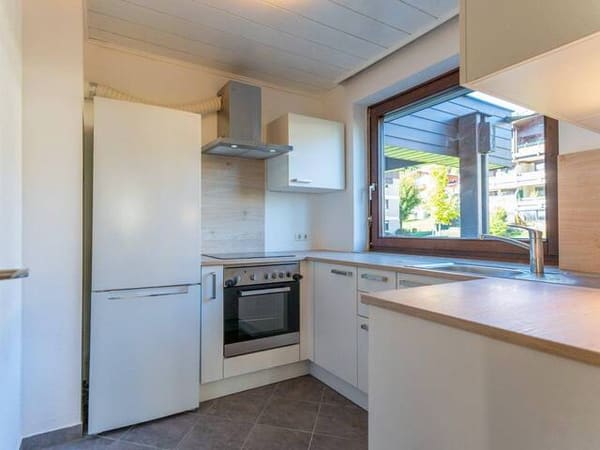 Immobilie in Bischofshofen - RUHEPOL | 3-Zimmer-Wohnung mit Kaminofen, Balkon & Tiefgarage - Bild 2