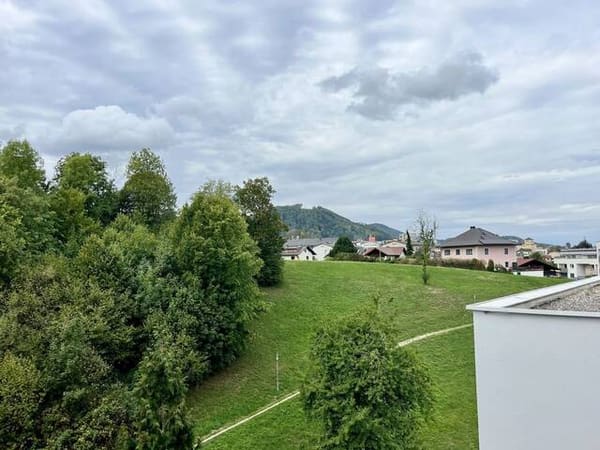 Immobilie in Gmunden - Helle 3-Zimmer-Wohnung mit Loggia, Fußbodenheizung & Tiefgaragenplatz - Bild 1
