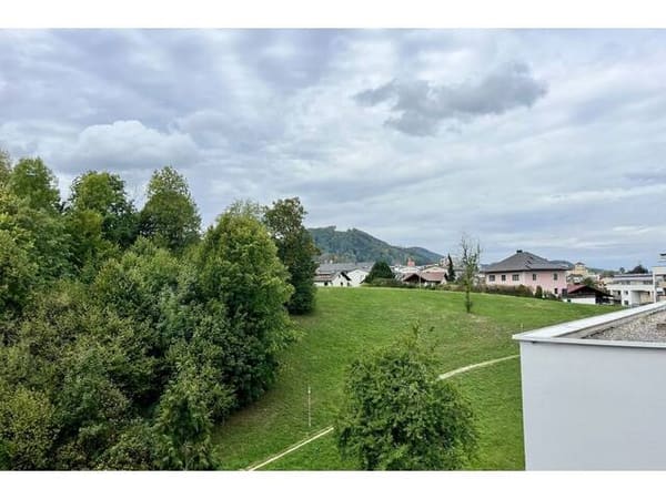 Immobilie in Gmunden - Helle 3-Zimmer-Wohnung mit Loggia, Fußbodenheizung & Tiefgaragenplatz - Bild 4