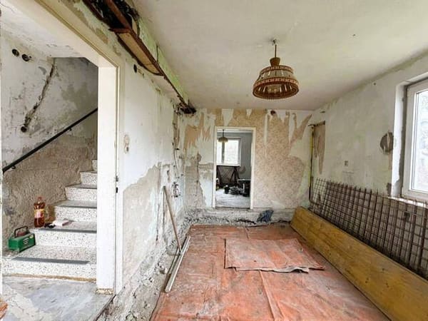 Immobilie in Stadl-Paura - ÄLTERES WOHNHAUS auf 470 m² Grundstück in ruhiger Siedlungslage - Bild 2