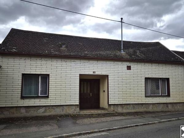 Immobilie in Zwingendorf - Sanierungsbedürftiges Haus mit Stadl - Bild 0