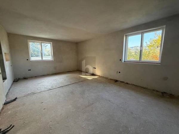 Immobilie in Deutschlandsberg - WOHNEN MIT BURGBLICK GROßZÜGIGES HAUS MIT GARTEN UND VIEL POTENZIAL - Bild 2
