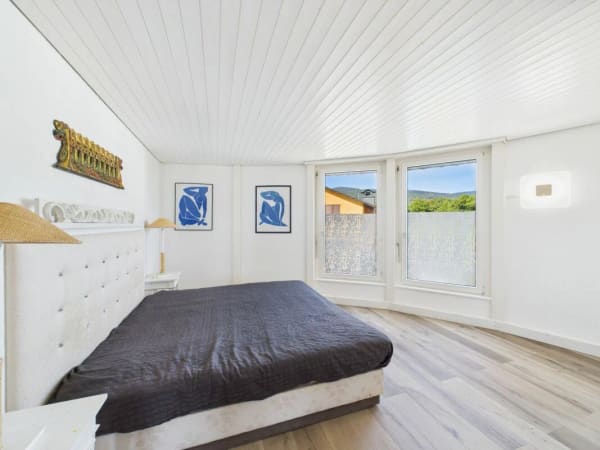 Immobilie in Gunzgen - Architektonische Meisterwerke: Zwei exklusive Rundhäuser in Top-Lage mit je 150m2 auf einem 902m2 Grundstück, ideal für eine grosse Familie oder Investoren. - Bild 10